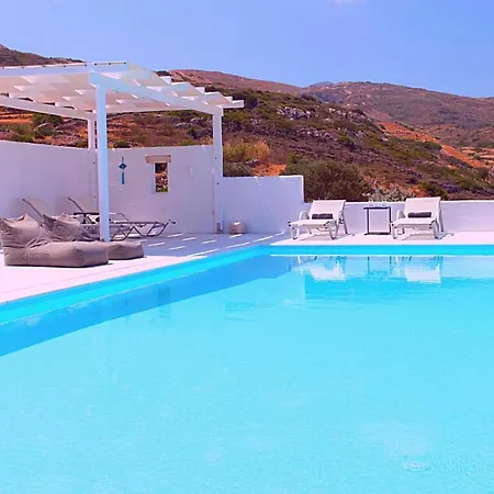 An Exceptional Holiday Experience 3br Modern Delphine Villa Parikia (Paros)